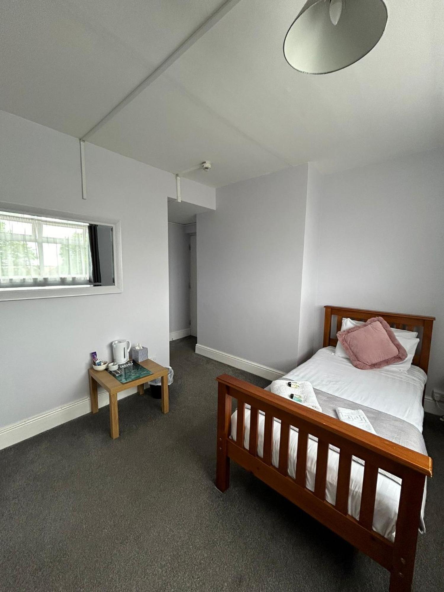 The Wheatley Hotel 唐克斯特 外观 照片