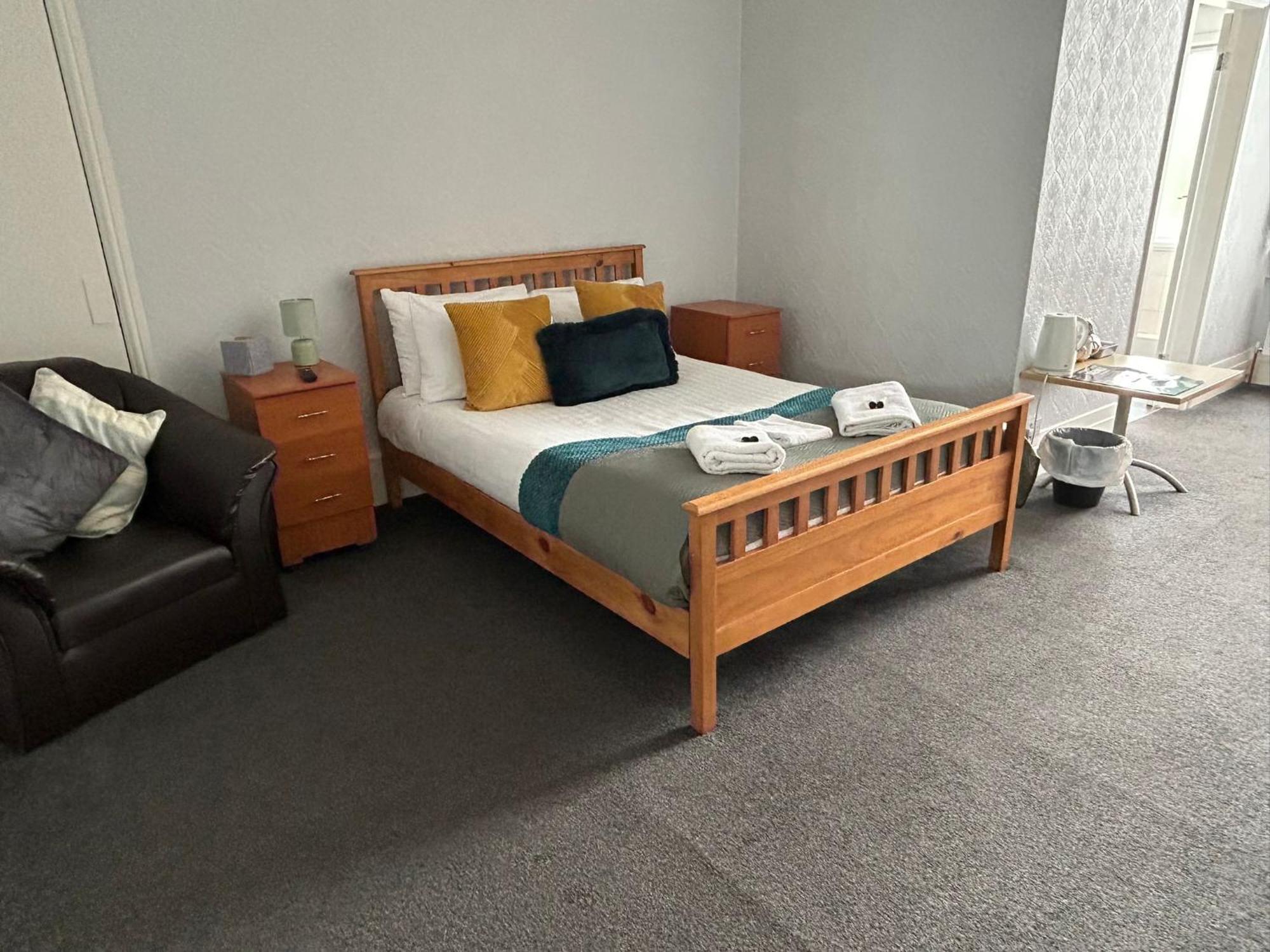 The Wheatley Hotel 唐克斯特 外观 照片