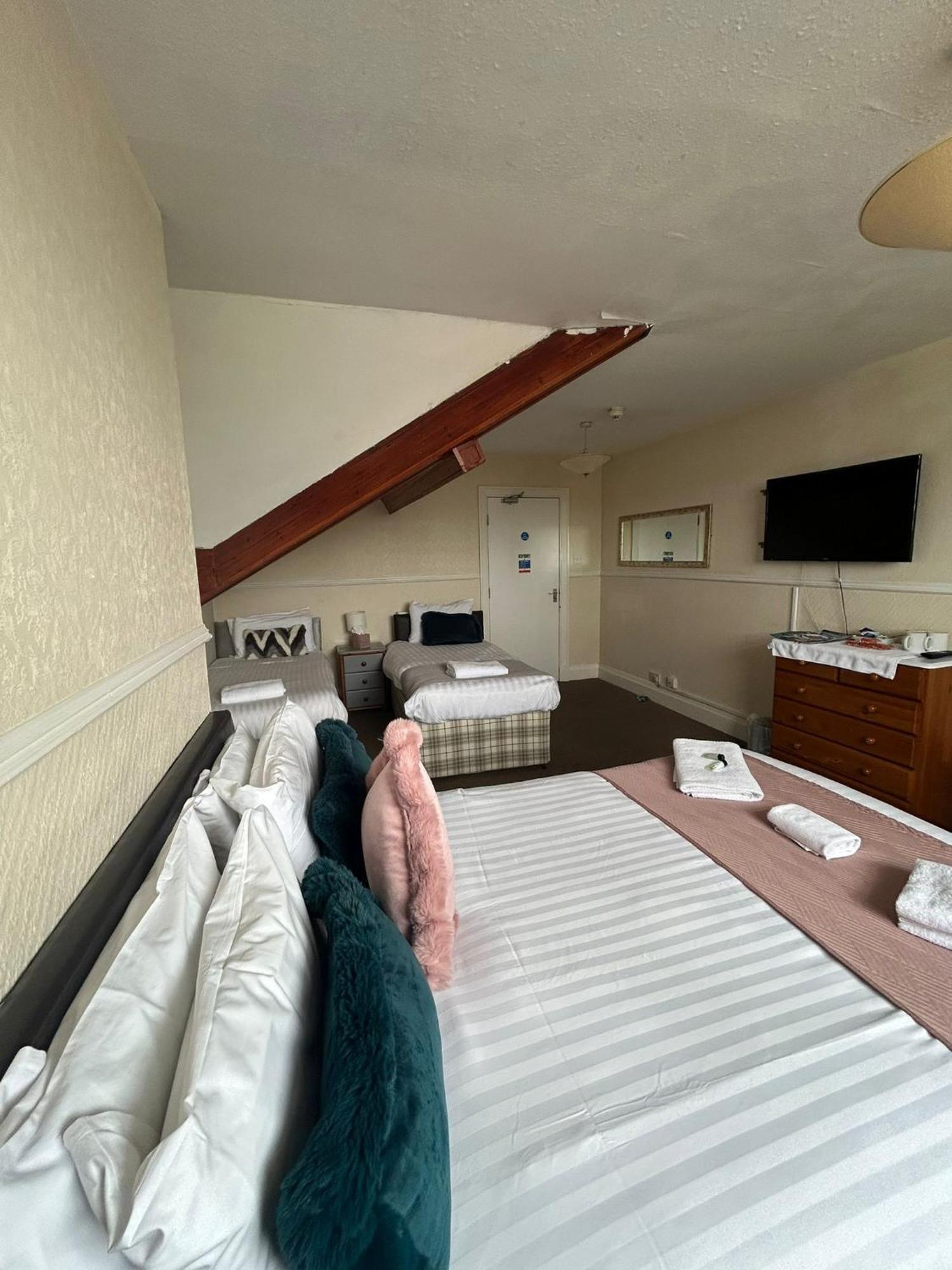 The Wheatley Hotel 唐克斯特 外观 照片