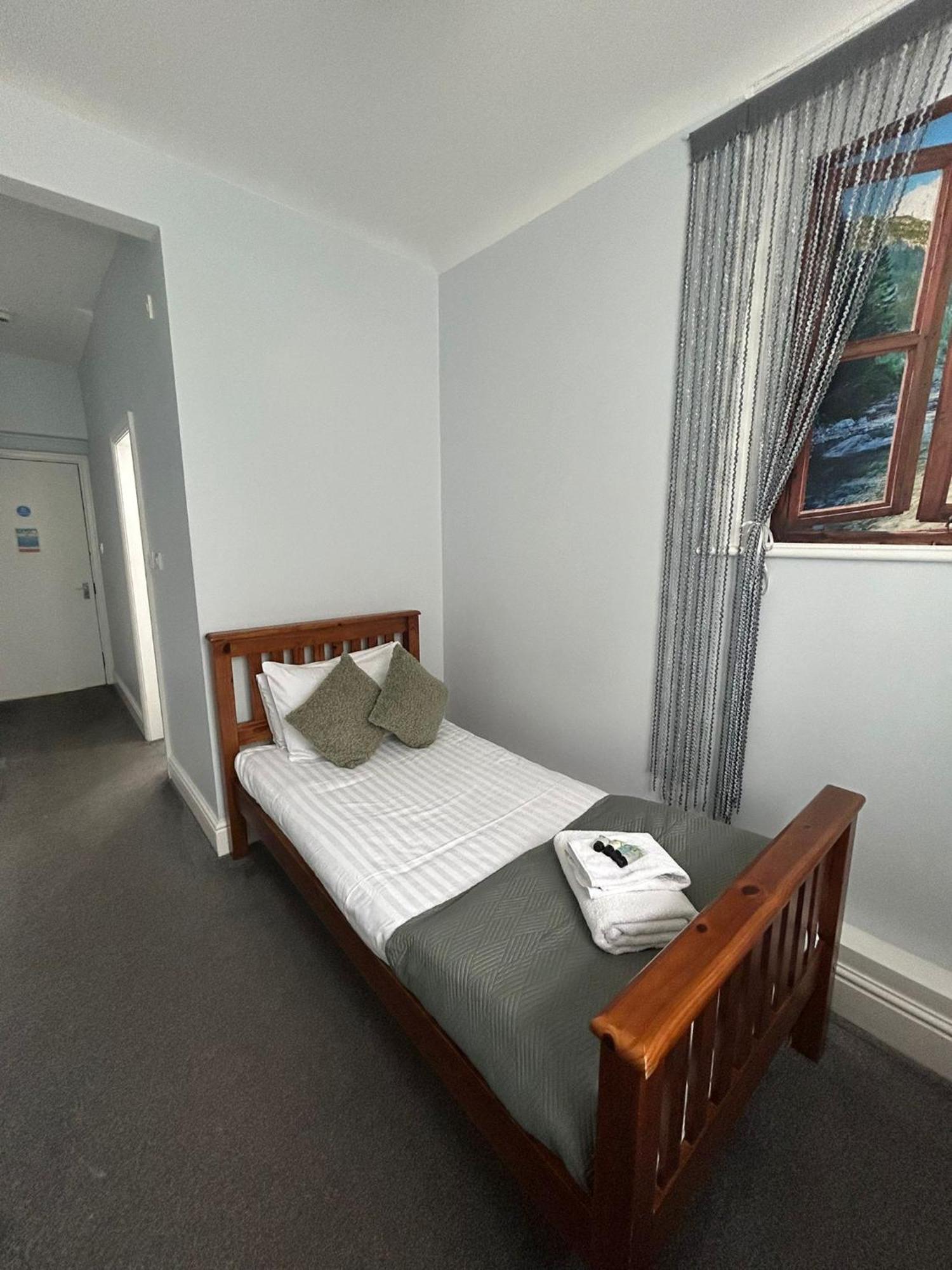 The Wheatley Hotel 唐克斯特 外观 照片