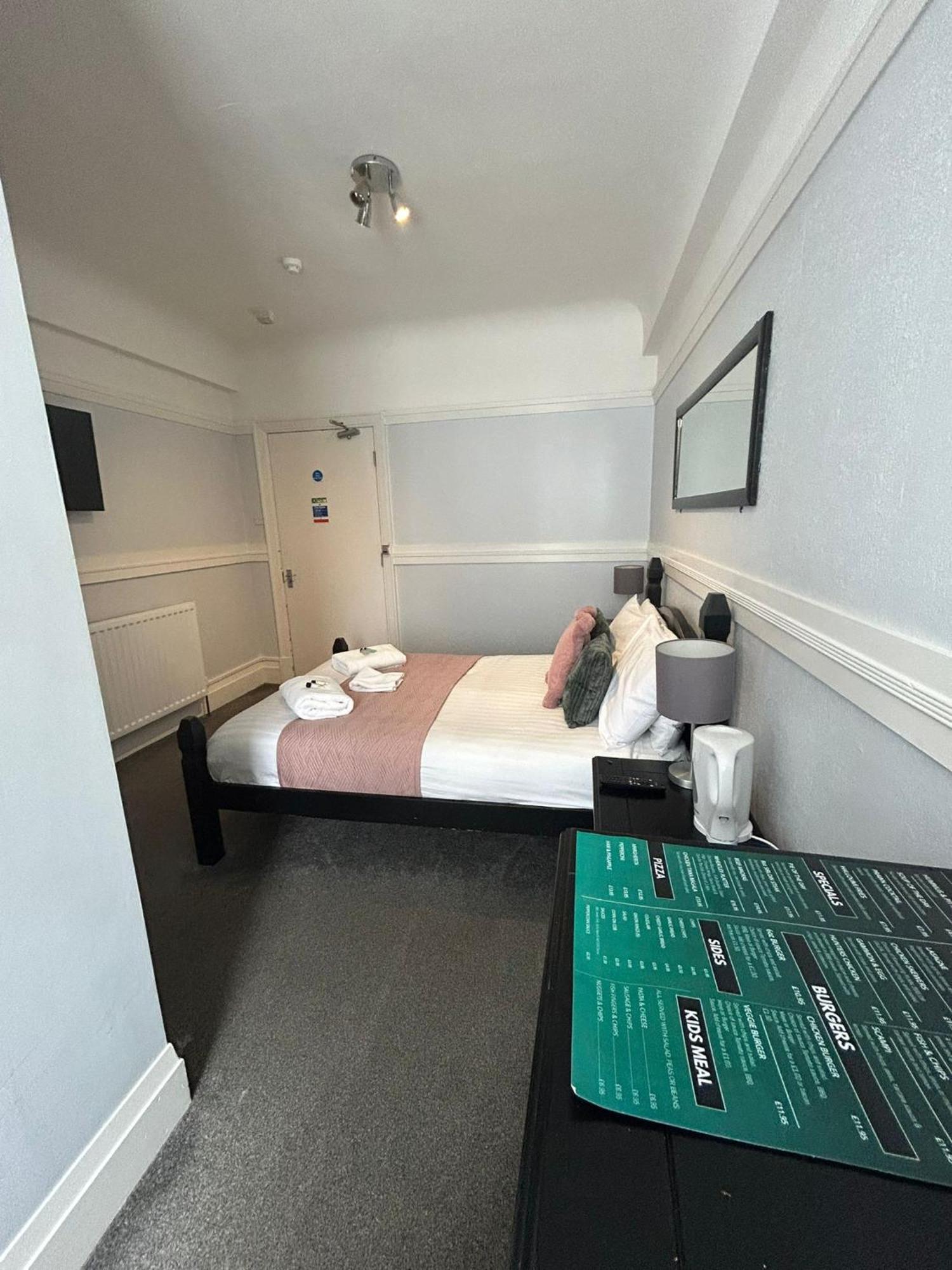 The Wheatley Hotel 唐克斯特 外观 照片